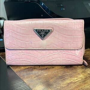 Vintage Prada Milano Pink Leather Crocodile Embossed BiFold Long Wallet Italy